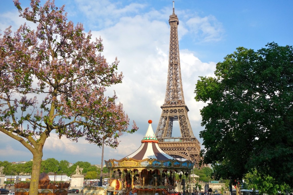 The Eiffel Tower is in one of the more popular Paris neighborhoods