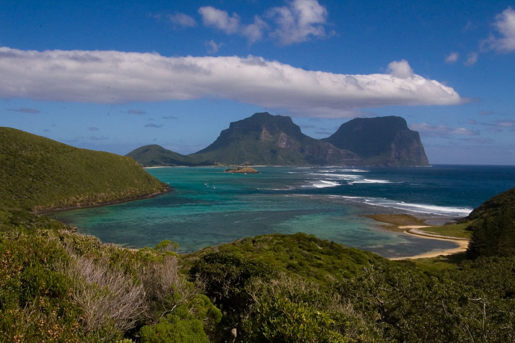 Lord Howe Island packs a lot of epicness into its fourteen square kilometres ... photo by CC user Fanny Schertzer on wikimedia