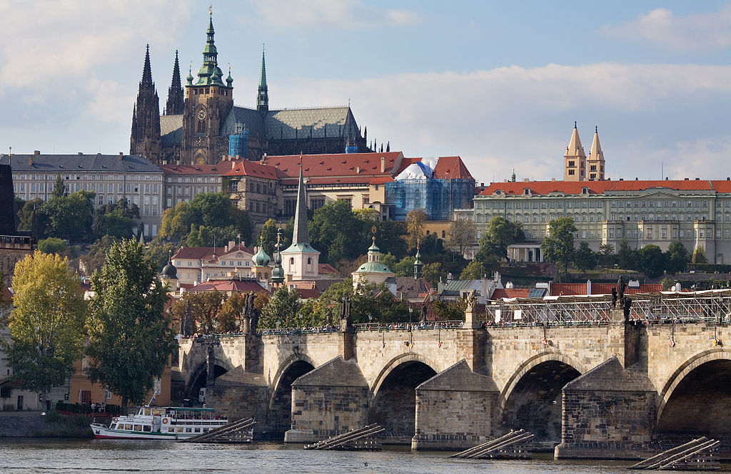 With scenes like this, is it any wonder a holiday in Prague is so popular? ... photo by CC user Jorge Royan on wikimedia