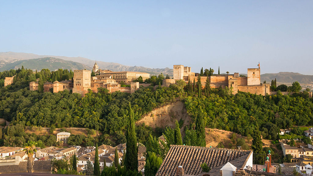 Traveling to Granada counts among the Top Adventures in Spain ... photo by CC user Jebulon on wikimedia commons