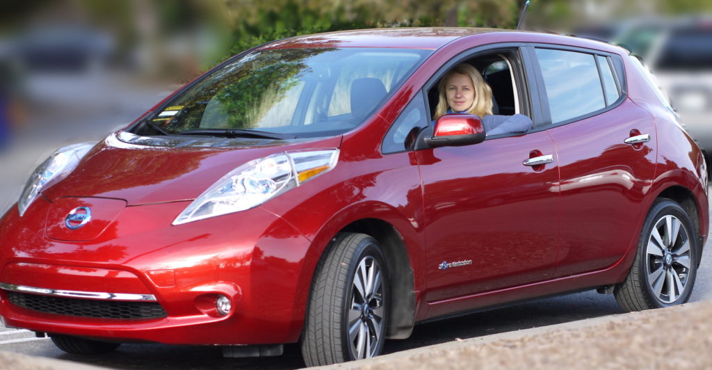 2013_red_nissan_leaf_sl