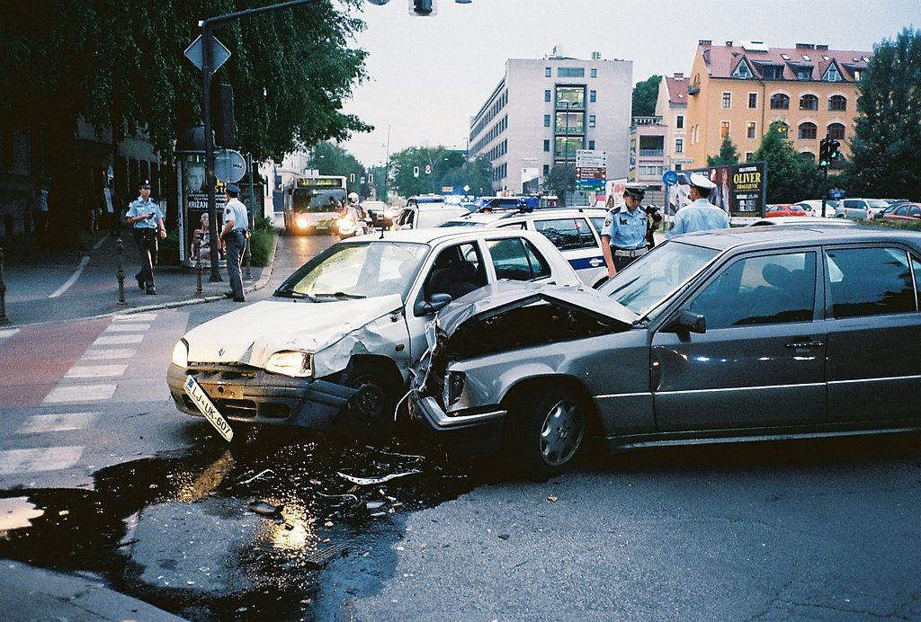 Got in a car accident? Follow the steps below without delay.